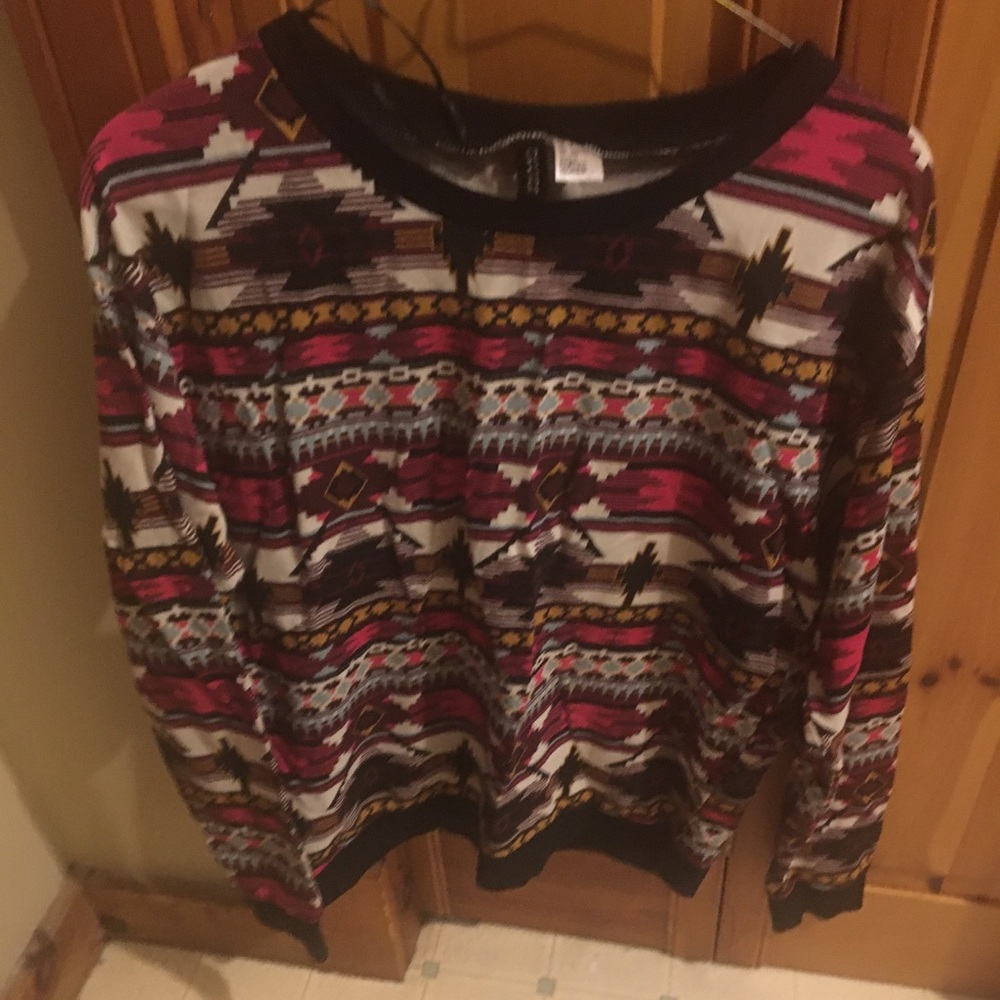 Long sleve pattern top